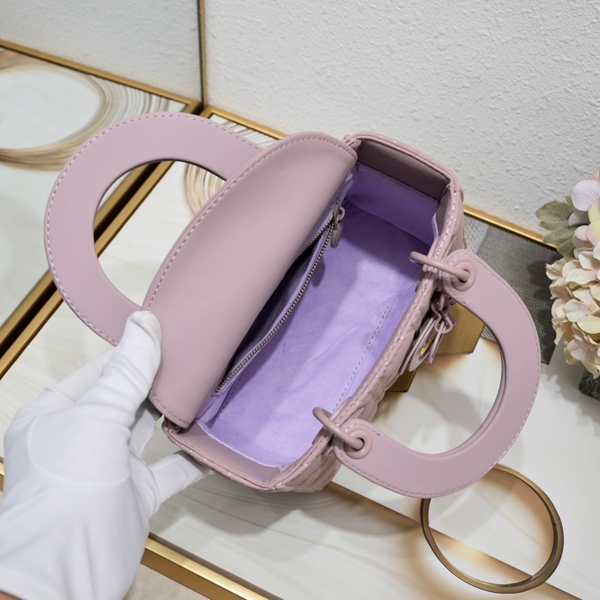 ディオールバッグ着用イメージ